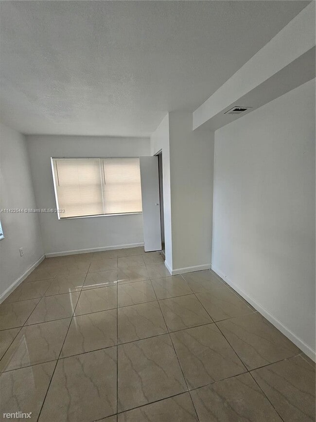 Building Photo - 3 br, 2 bath House - 7920 Panama St