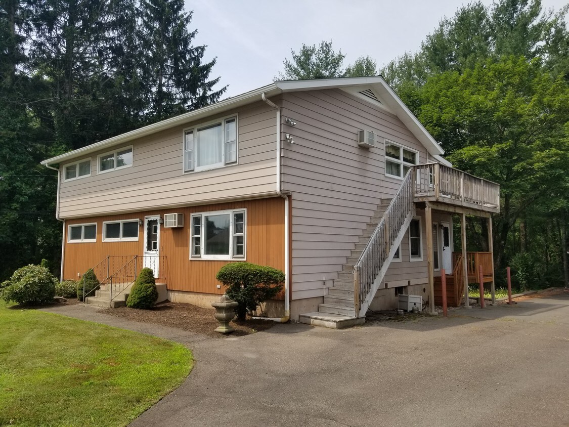 865 Newfield St, Middletown, CT 06457 Apartments in Middletown, CT