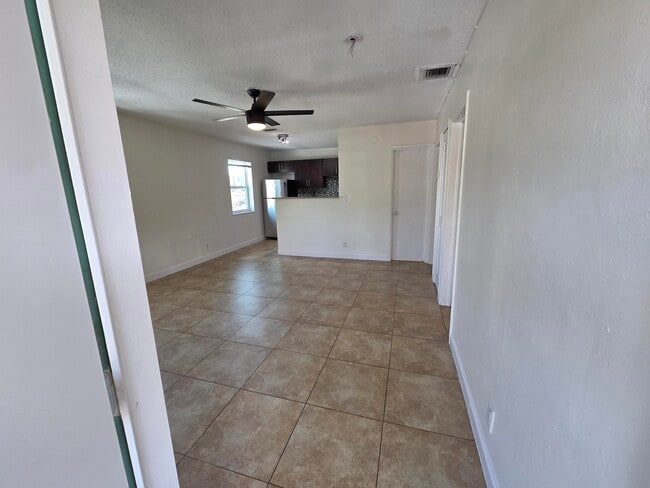 Building Photo - 720 NE 2nd St