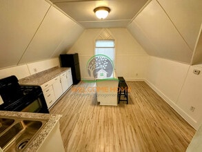 Building Photo - 2103 N 19th St Building Photo - 2103 N 19th St