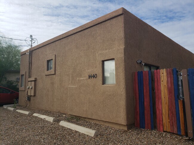 Unidad n.º 2 - 1440 E Lee St