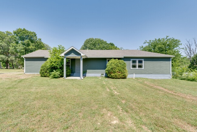 Building Photo - 279 Stones River Rd