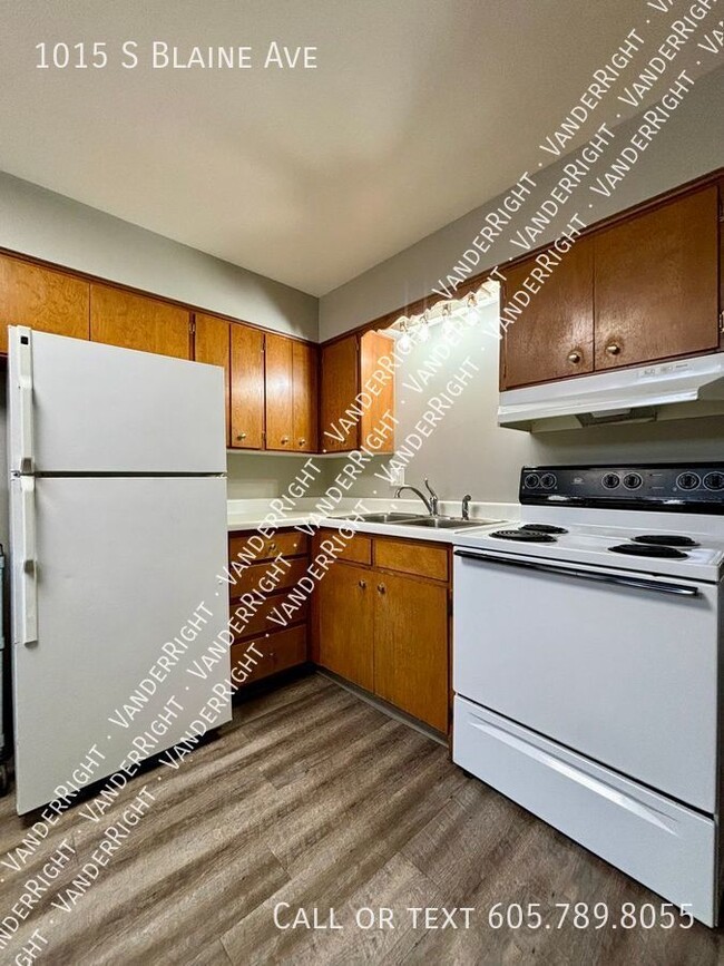 Foto del edificio - 1015 S Blaine Ave