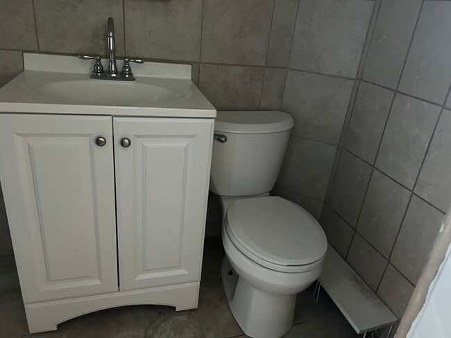 Bathroom - 1005 S 3rd St