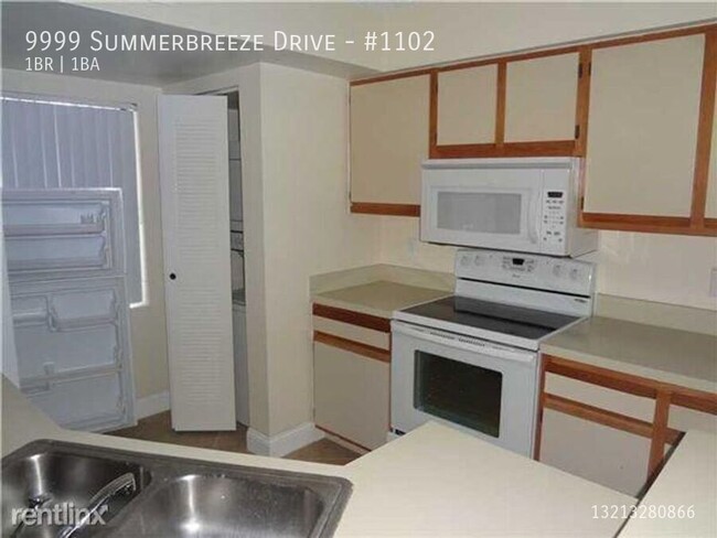 Foto del edificio - Spacious 1/1 in Summerbreeze Condominums