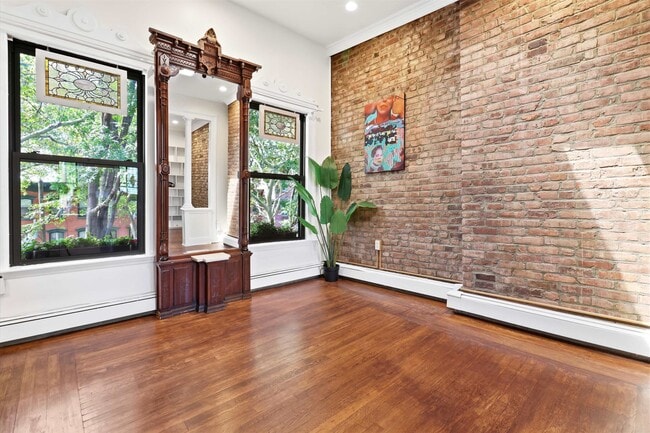 Building Photo - 638 Jersey Ave