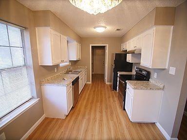 Foto del edificio - 417 Meadow Creek Dr