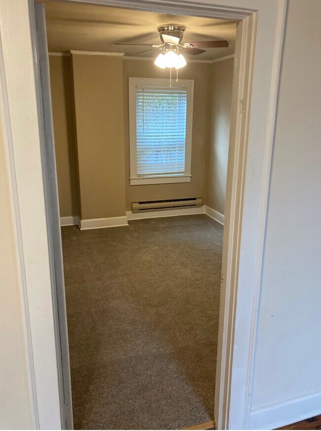 Bedroom - 100 E Fearing St