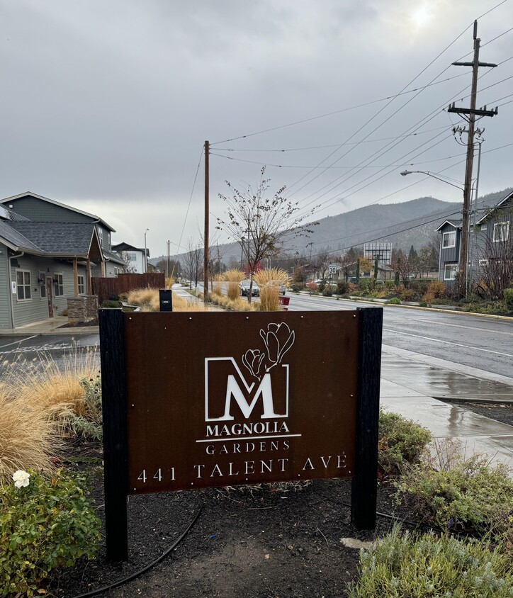 Foto del edificio - 441 Talent Ave