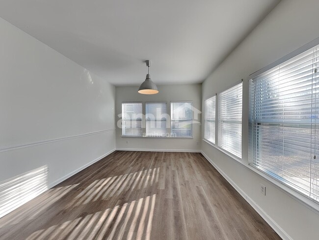 Building Photo - 113 N Cromwell Dr