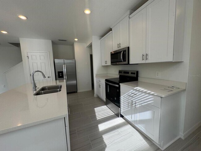 Foto del edificio - 16431 Bird of Paradise Ave