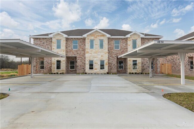 Building Photo - 4614 W Burberry St