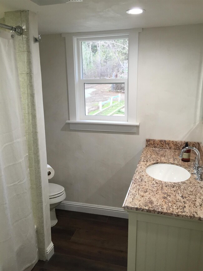 Foto del edificio - 305 Glenwood Rd