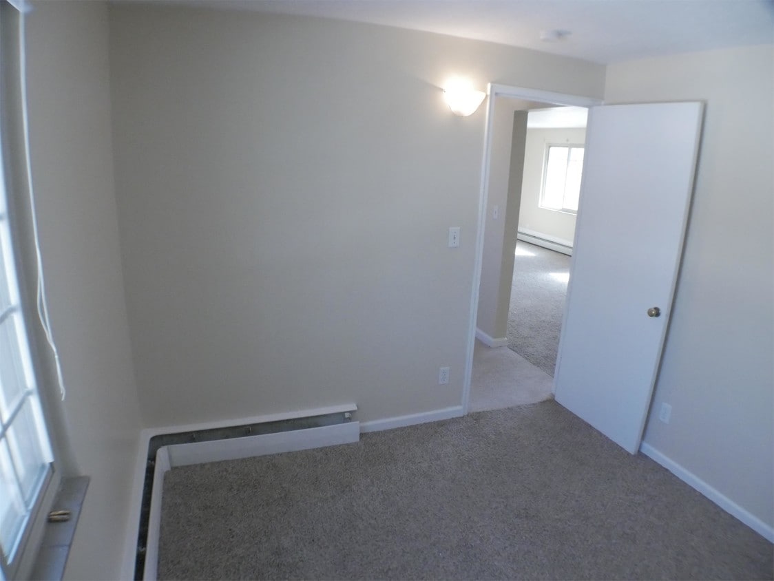 Primary Photo - 321-321 Beattie Ave