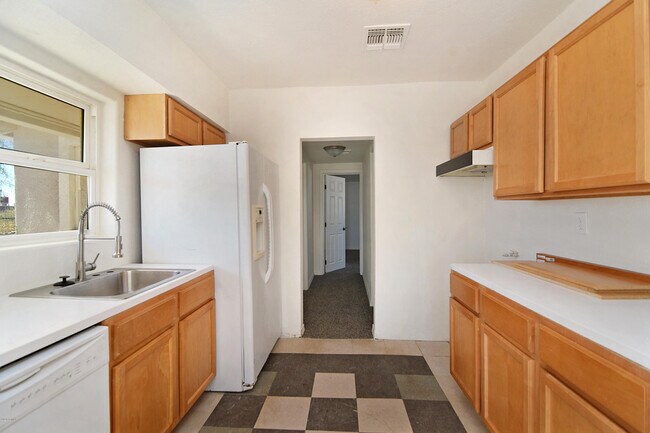 Foto del edificio - 1581 N Houck St
