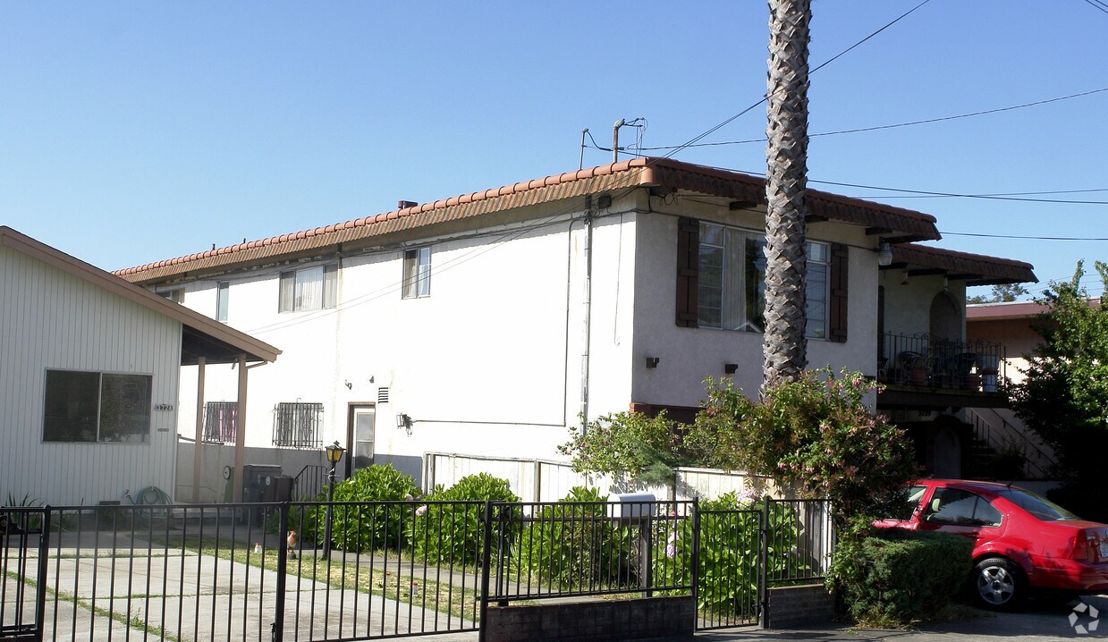 Building Photo - 3720 Loma Vista Ave