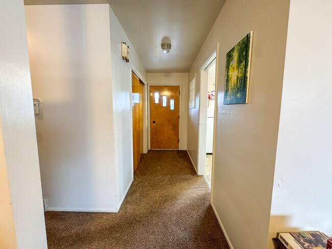 Foto del edificio - 845 E 820 N