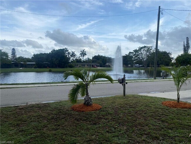 Foto del edificio - 1641 Manor Ave