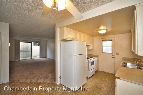 Foto del edificio - 1053-1067 Meadow Lake Dr