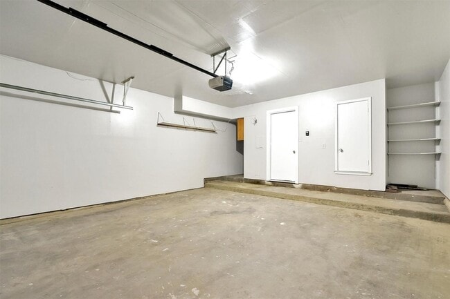 Building Photo - 17490 Meandering Way