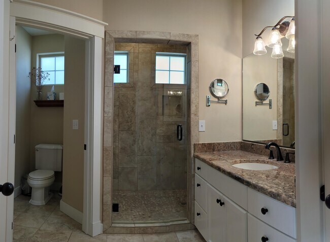 Foto del edificio - 706 W Bolan Ave