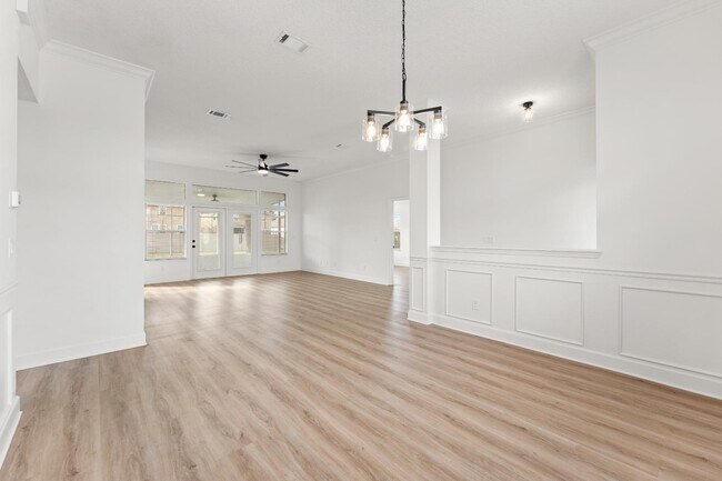 Building Photo - 15738 Northside Dr E