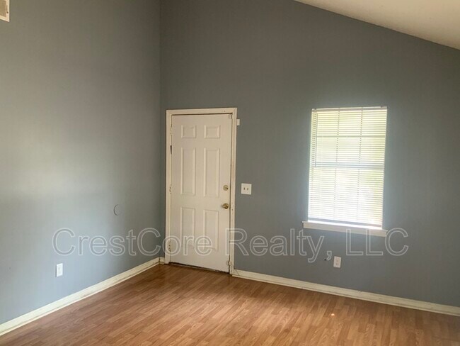 Building Photo - 401 N Manassas St