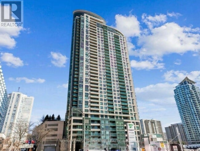 Building Photo - 208-208 Enfield Pl
