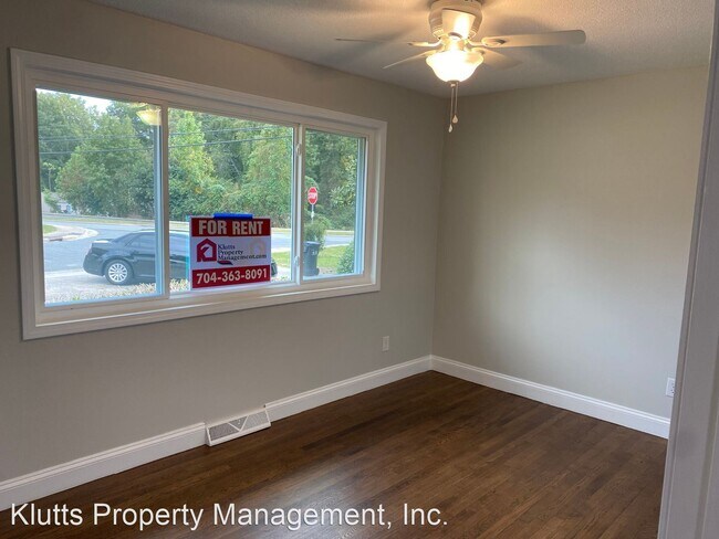 Building Photo - 2 br, 1 bath House - 4805 Malibu Drive