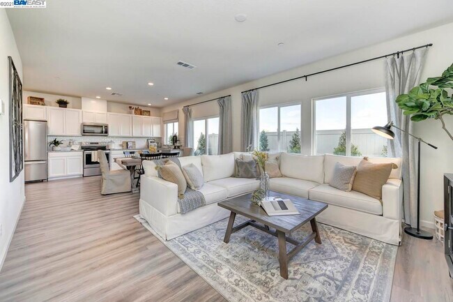 Building Photo - 1558 Bridgegate Way