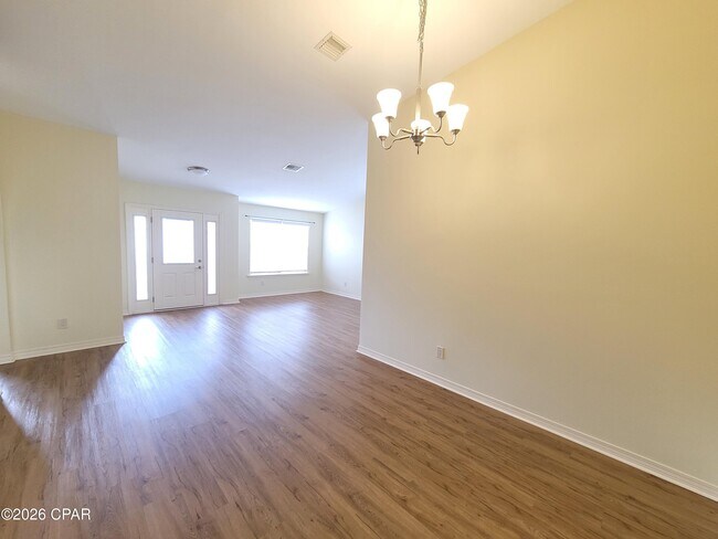 Foto del edificio - 3225 E Azalea Ave