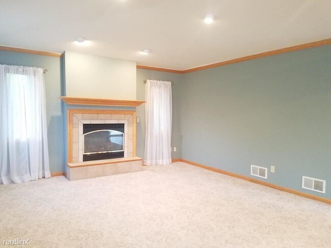 Building Photo - 3 br, 2.5 bath House - 134 Emerald Drive