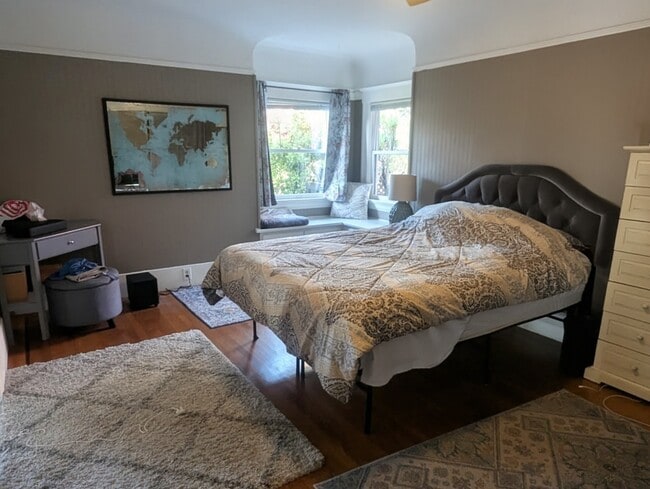 Building Photo - 3057 Lynde St