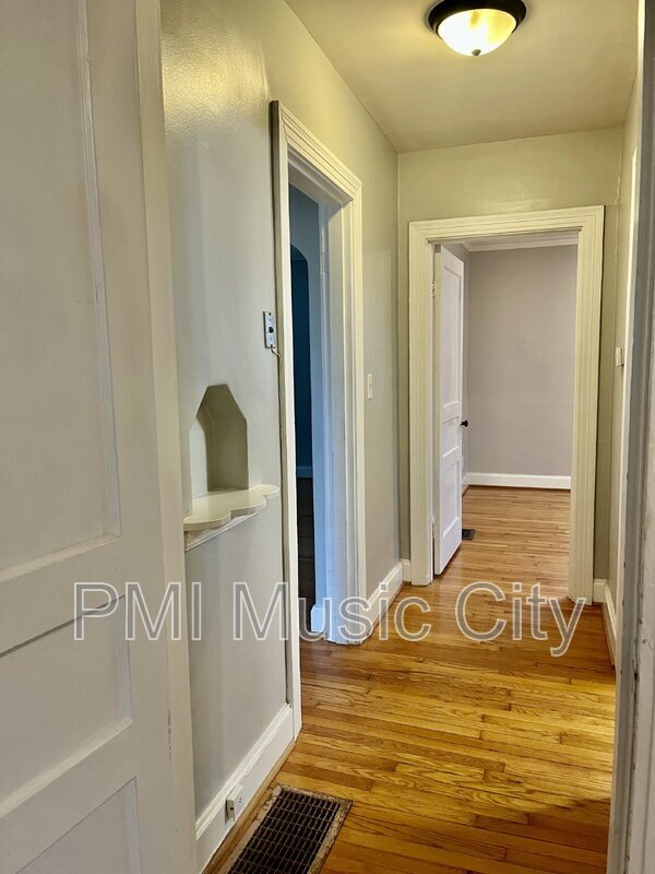 Foto del edificio - 249 Thuss Ave