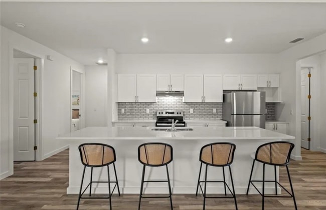 Building Photo - Home in Cape Coral – Modern Design. 1 mont...