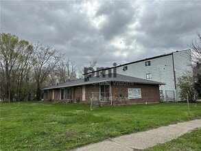 Building Photo - 1624 N Water St