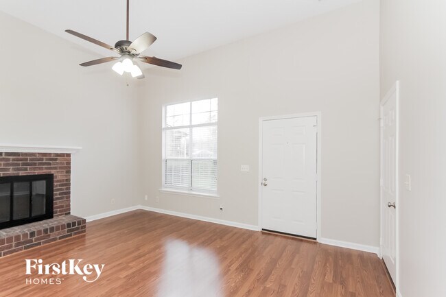 Building Photo - 6202 Suntrace Way