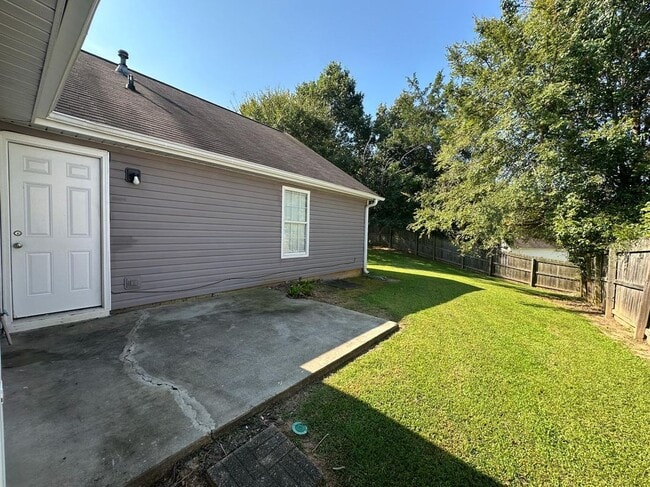 Building Photo - 10629 Pine Forest Ln