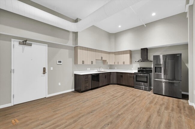 Building Photo - LUXURY APT IN DOWNTOWN CHAMPAIGN! STUNNING 1 BED W/ MODERN AMENITIES