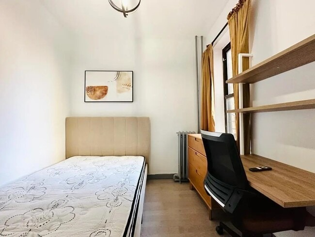 Photo - Furnished room/NOT APARTMENT