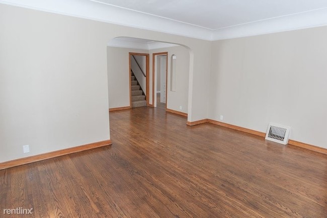 Building Photo - 2 br, 1 bath House - 3743 Knox Avenue N