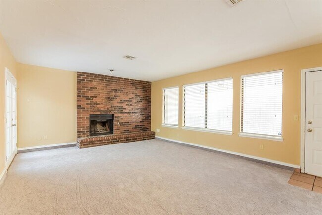 Building Photo - 609 NW 139th St