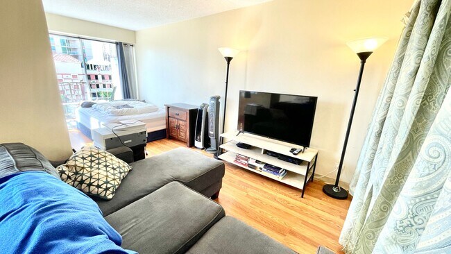 Foto del edificio - FULLY FURNISHED STUDIO IN KING MANOR! CLOSE TO STRAUB-WARD-KAPIOLANI