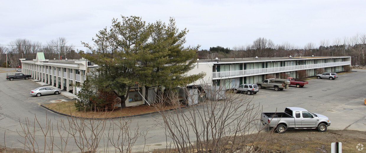 Building Photo - Capri Apartments