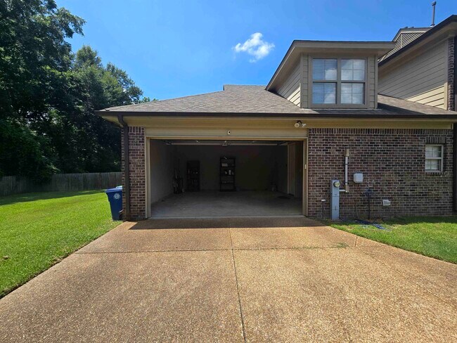 Foto del edificio - 8949 Poplar Pike