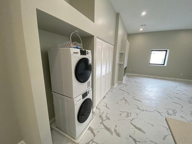 Foto del edificio - 225-235 Essex St
