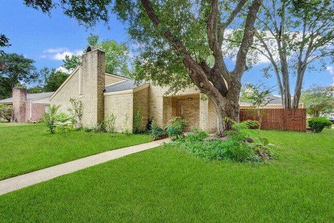 Building Photo - 4611 Laurel Heights Ct
