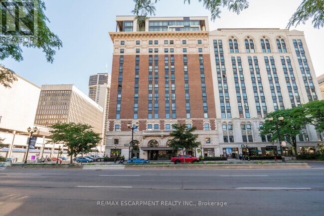 Building Photo - 112-112 King St E