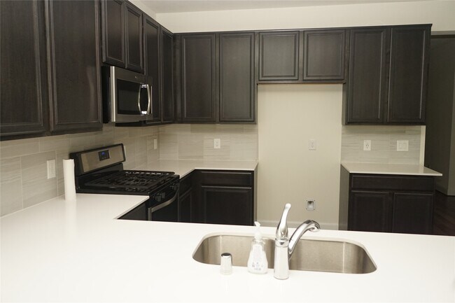 Foto del edificio - 3606 Russett Glen Ln