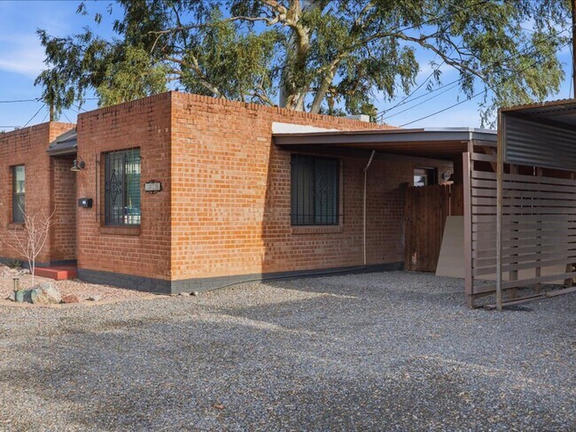 Foto del edificio - 1618 N Forgeus Ave